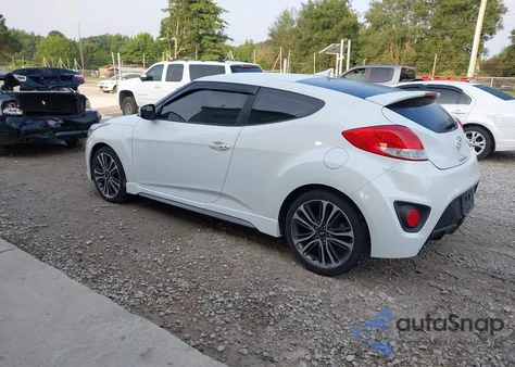 2016 Hyundai Veloster Turbo z USA, uszkodzony, nr VIN KMHTC6AE5GU284757